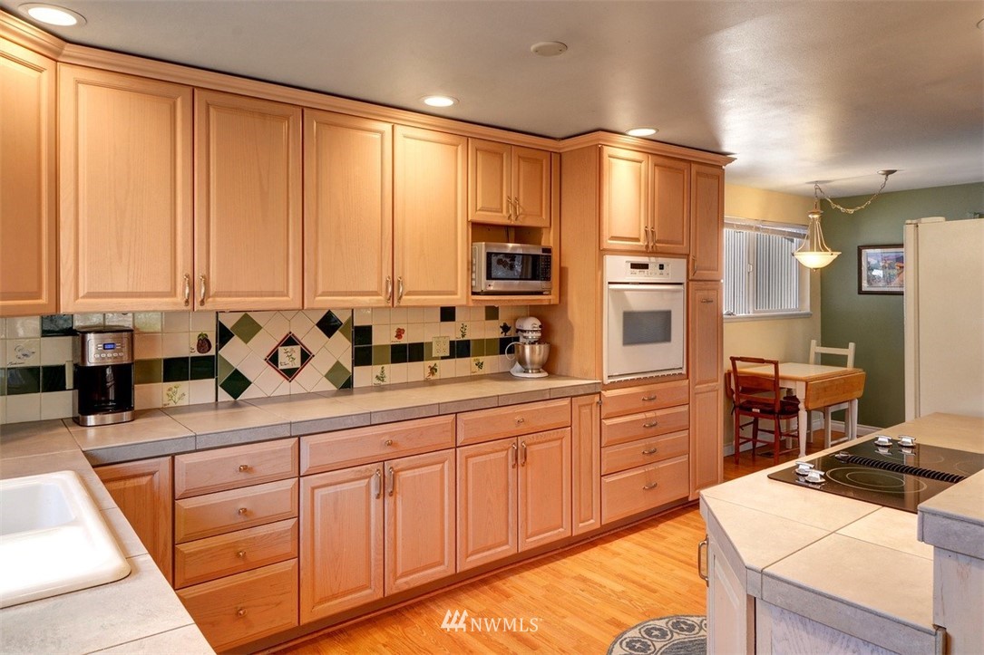 7515 Ridge Way Edmonds, WA 98026 - Photo 5 of 24 Gallery Image 5