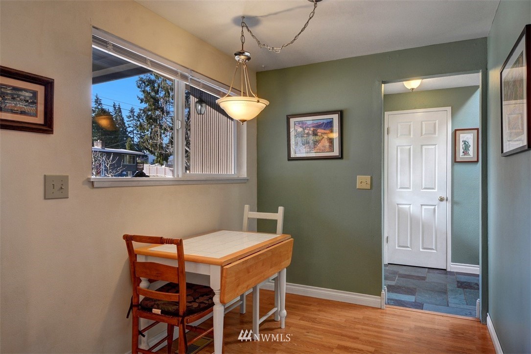 7515 Ridge Way Edmonds, WA 98026 - Photo 7 of 24 Gallery Image 7
