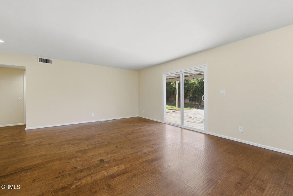 593 Talbert Avenue Simi Valley, CA 93065 - Photo 9 of 39 022_cjp_2181_4000_print_557