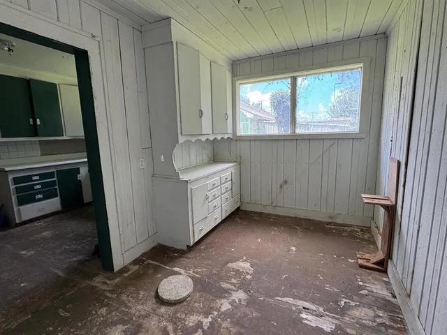 $89,000 | 401 Pine Bluff Street, Paris, TX 75460