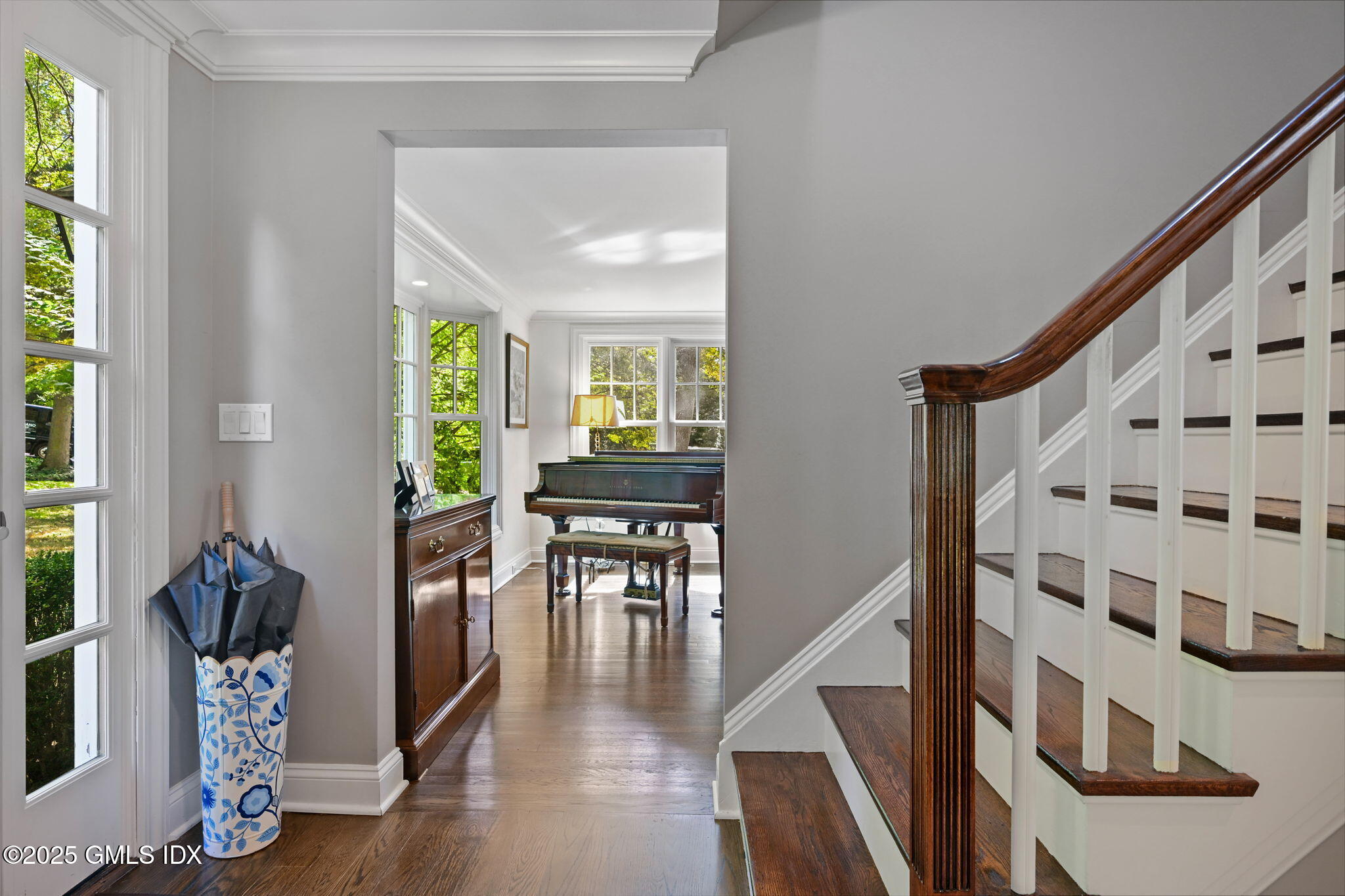 37 Ridgeview Avenue Greenwich, CT 06830 - Photo 4 of 49 a view of a livingroom with furniture and a window