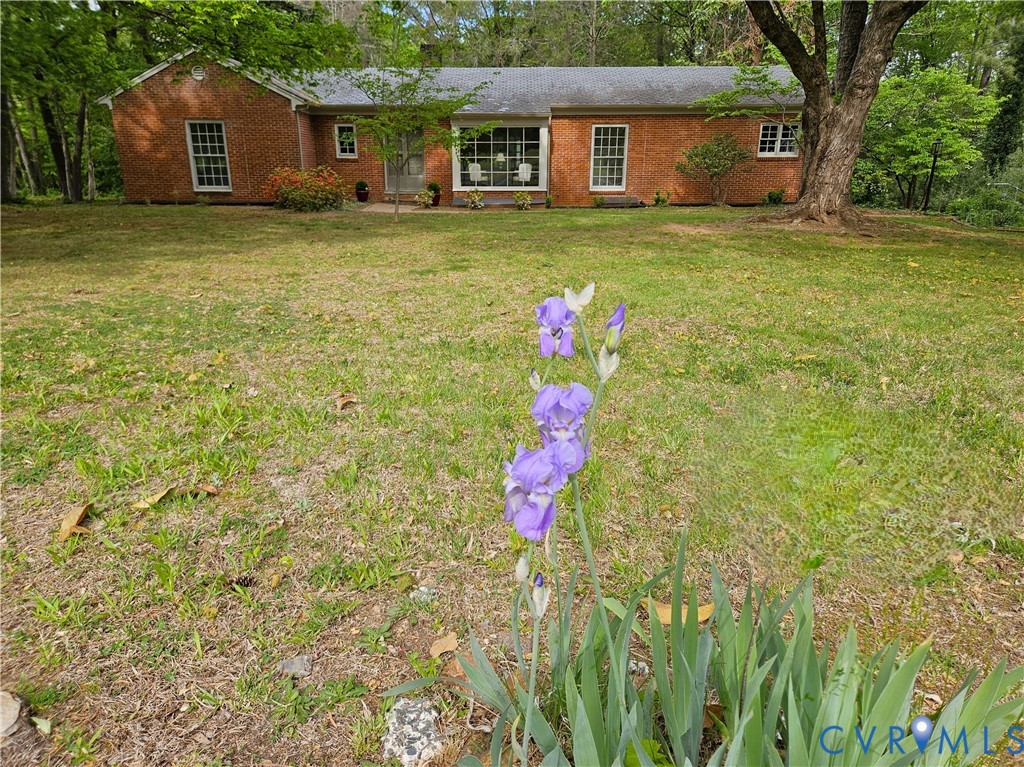 3271 Rosney Road Dillwyn, VA 23936 - Photo 2 of 45 a house view with a garden space