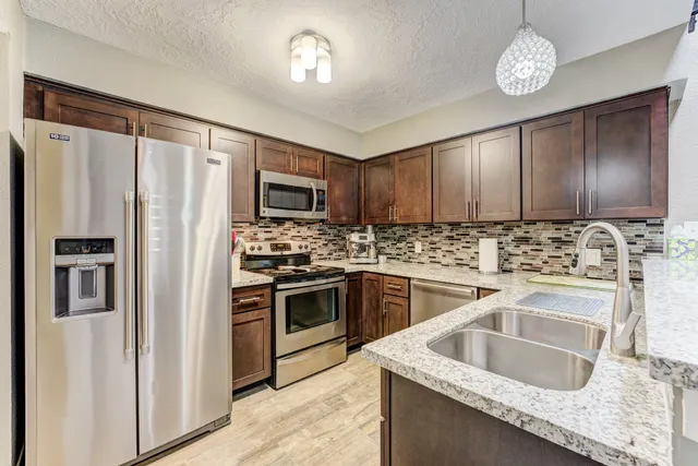 $223,500 | 2611 Grants Lake Boulevard, Unit 181, Sugar Land, TX 77479