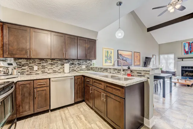 $223,500 | 2611 Grants Lake Boulevard, Unit 181, Sugar Land, TX 77479