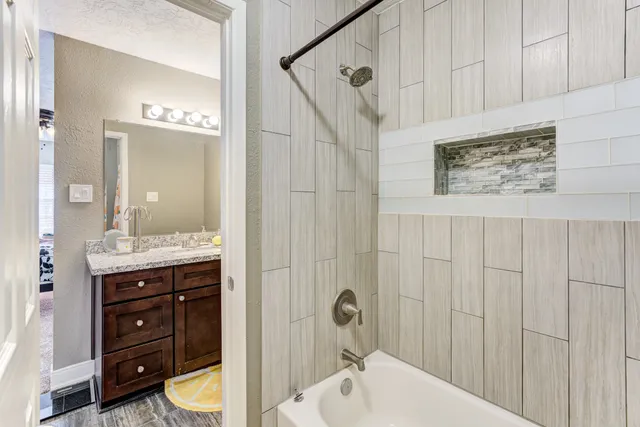 $223,500 | 2611 Grants Lake Boulevard, Unit 181, Sugar Land, TX 77479