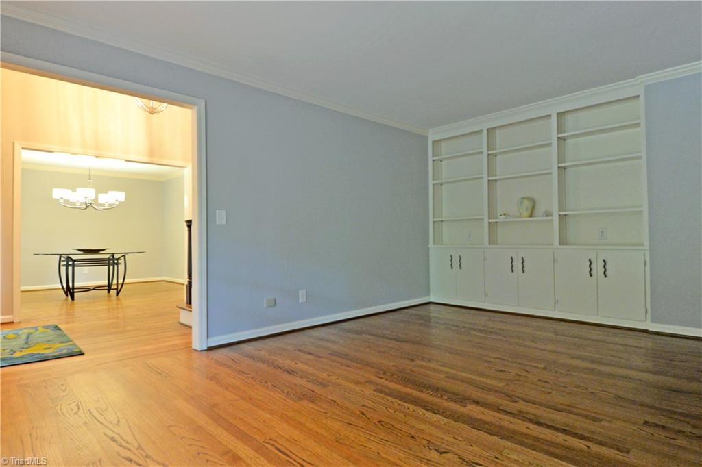4931 Hackamore Road Greensboro, NC 27410 - Photo 6 of 29 Living Room