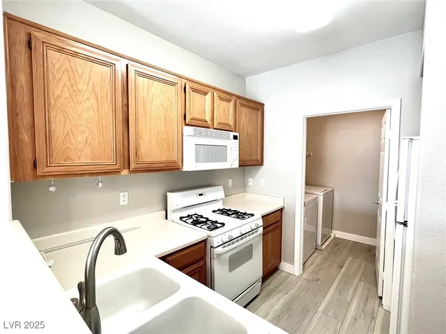 $1,395 | 7135 South Durango Drive, Unit 304, Las Vegas, NV 89113