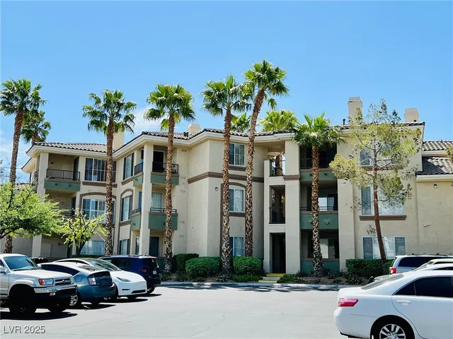 $1,395 | 7135 South Durango Drive, Unit 304, Las Vegas, NV 89113
