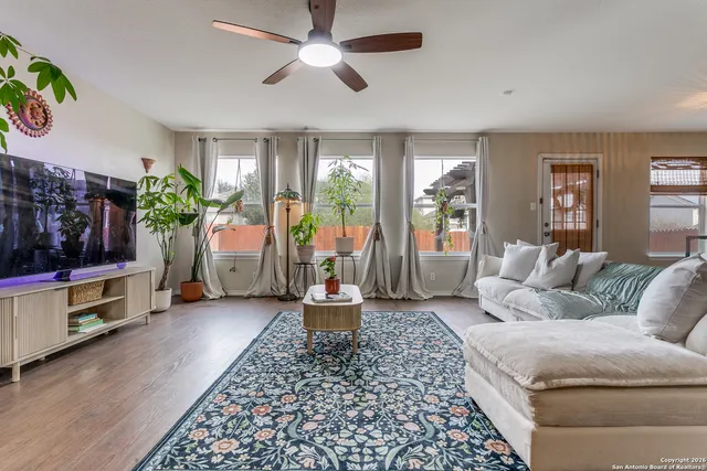 $309,900 | 204 Canyon Vista, Cibolo, TX 78108