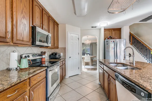 $309,900 | 204 Canyon Vista, Cibolo, TX 78108