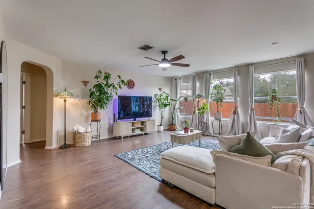 $309,900 | 204 Canyon Vista, Cibolo, TX 78108