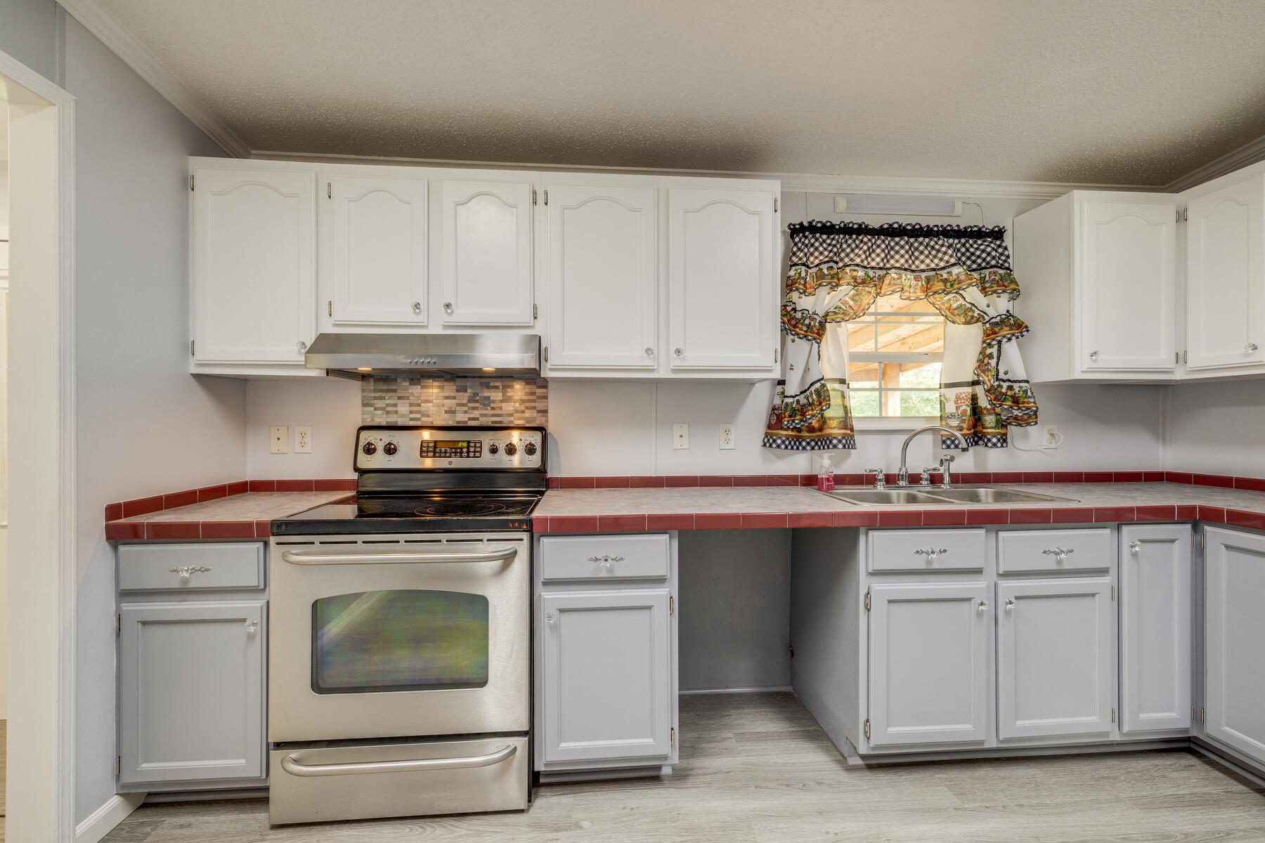 1145 Fordtown Road Jonesborough, TN 37659 - Photo 8 of 28 009