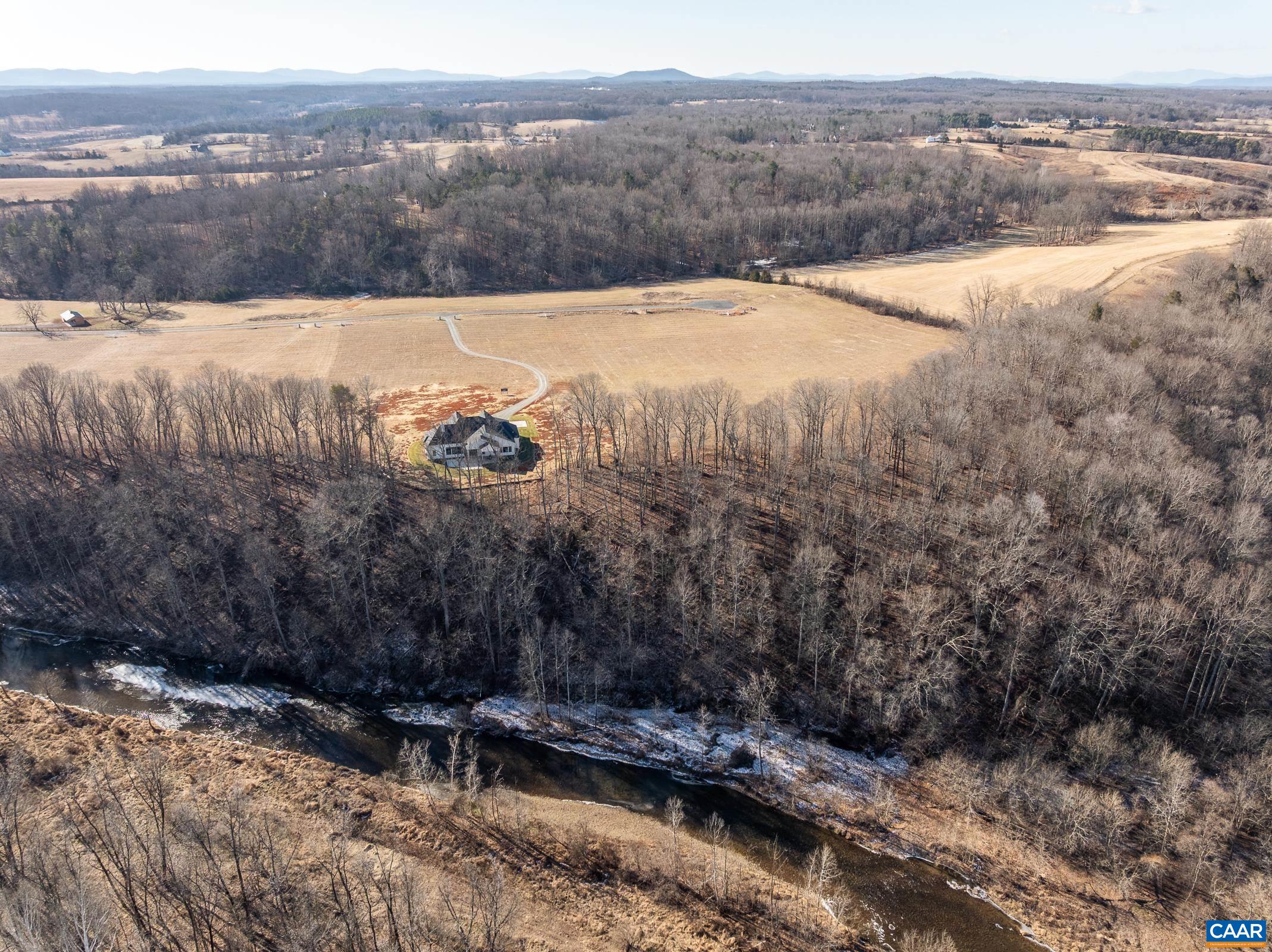 18 Grange Cmns Ridge, Unit 18 Gladstone, VA 24553 - Photo 14 of 17 a view of a yard with an outdoor space