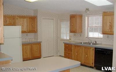23 Walnut Road Gilbert, PA 18331 - Photo 3 of 10