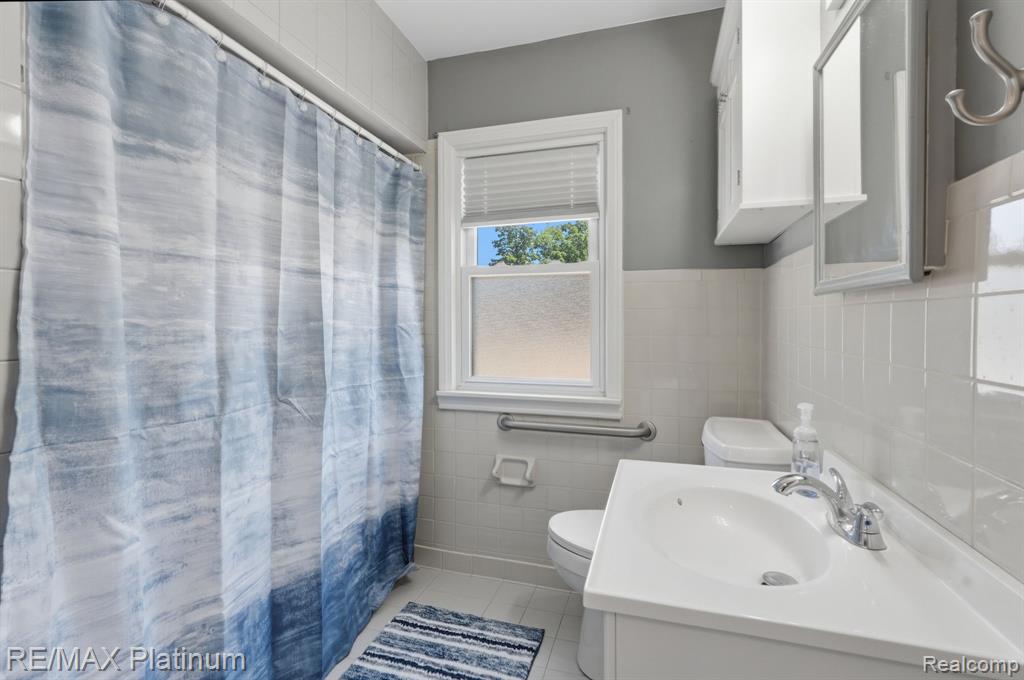 1612 South Hughes Road Brighton, MI 48114 - Photo 16 of 53