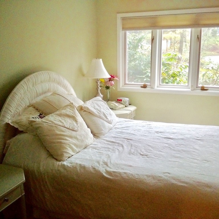 65 Autumn Road Weston, MA 02493 - Photo 13 of 20