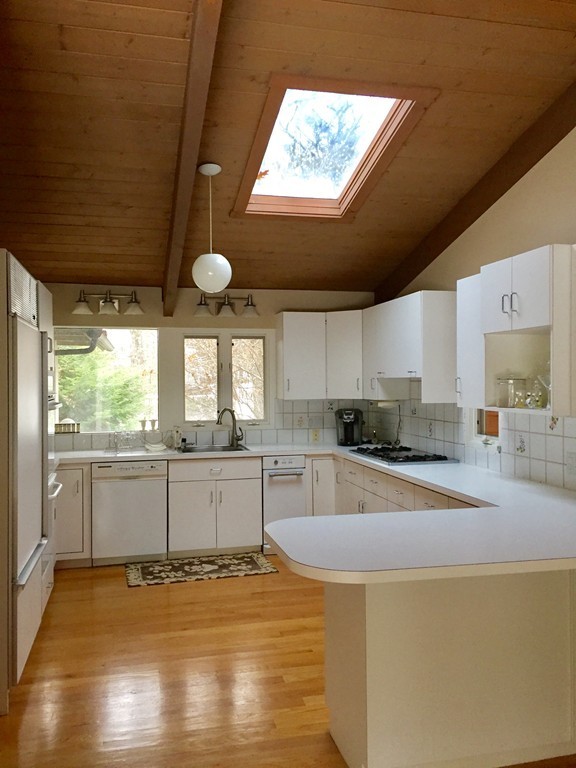 65 Autumn Road Weston, MA 02493 - Photo 14 of 20