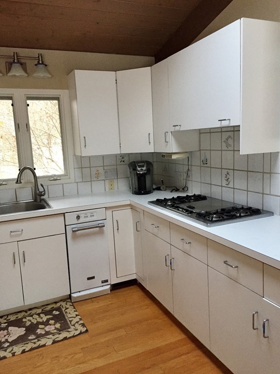 65 Autumn Road Weston, MA 02493 - Photo 15 of 20
