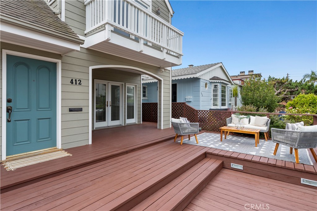 412 5th Street Manhattan Beach, CA 90266 - Photo 3 of 44 a view of a two chairs in the balcony