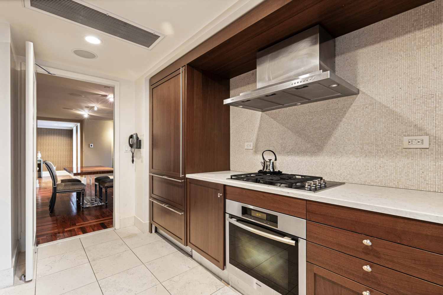 140 East 63rd Street, Unit 11A Manhattan, NY 10065 - Photo 8 of 19