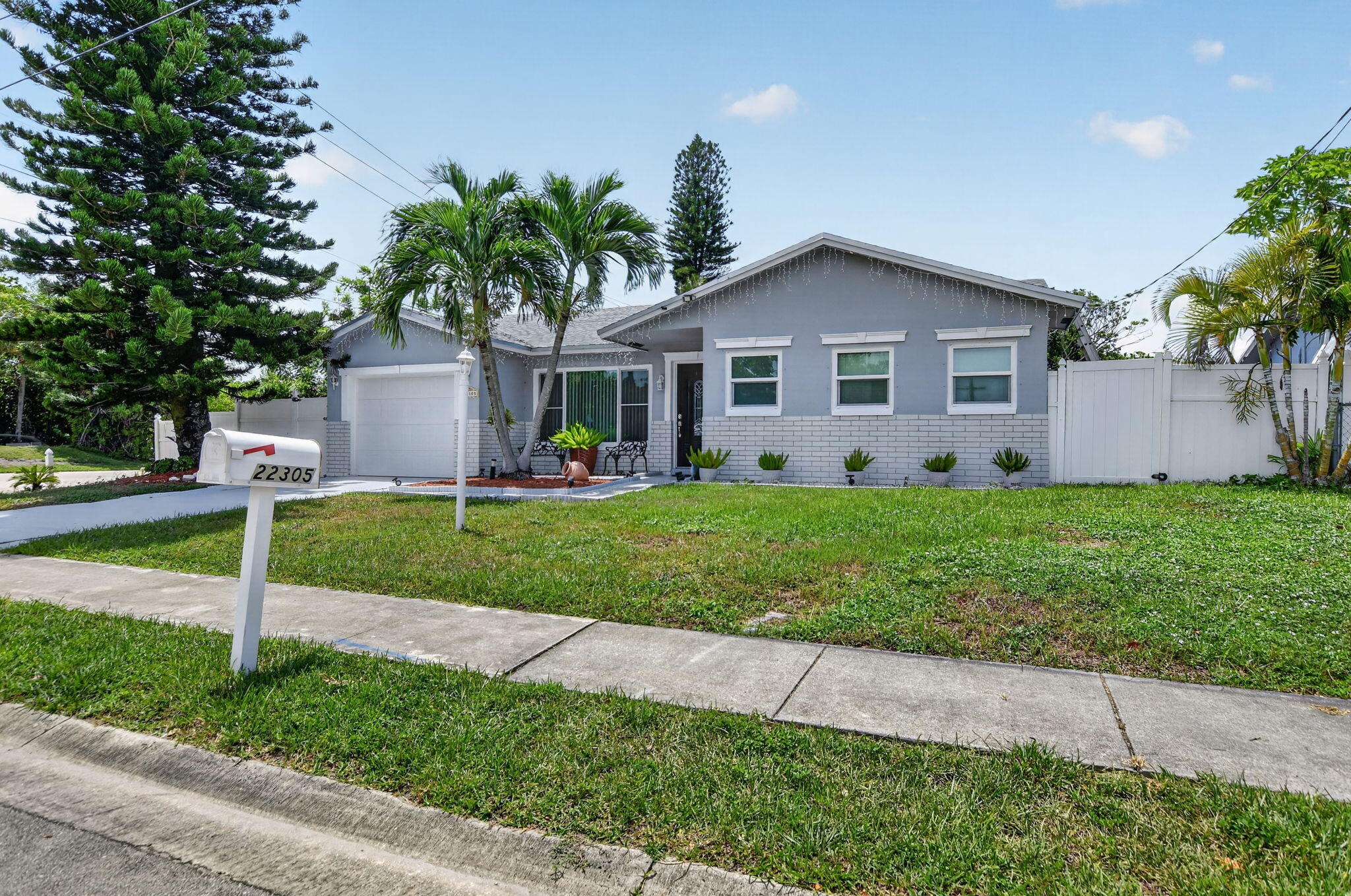 22305 Southwest 57th Avenue Boca Raton, FL 33428 - Photo 2 of 43 Front of home