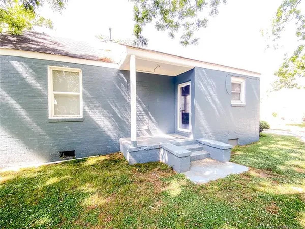 $1,250 | 302 East 13th Street, Lumberton, NC 28358