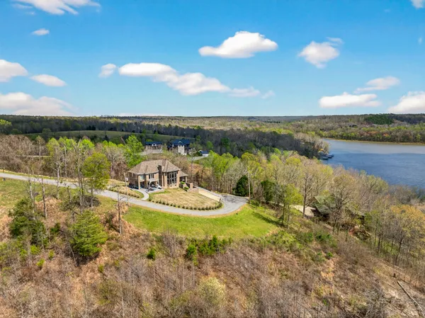 $849,900 | 501 River Trace Road, Dover, TN 37058