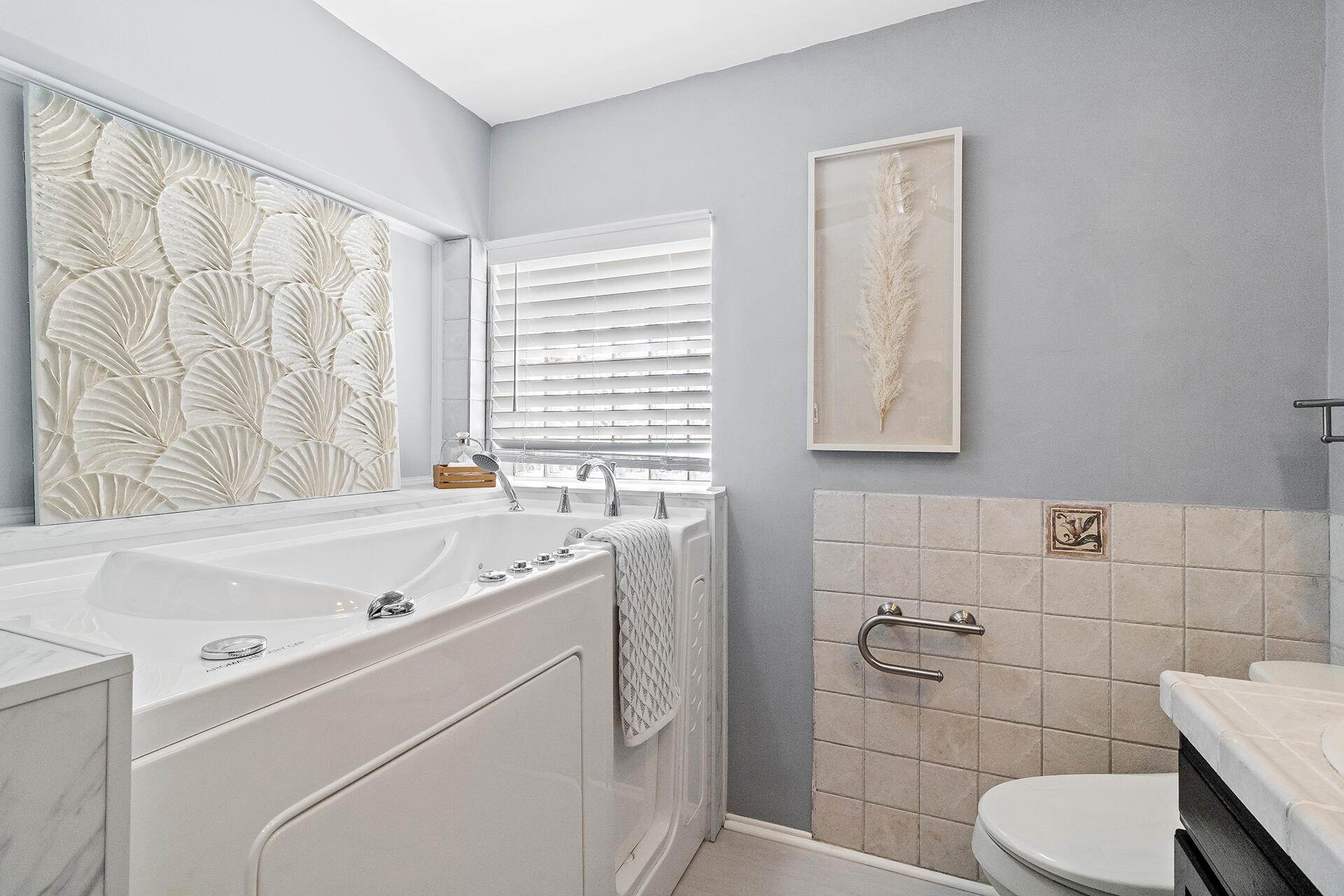 1320 Cypress Way Boca Raton, FL 33486 - Photo 24 of 45 Primary Bathroom