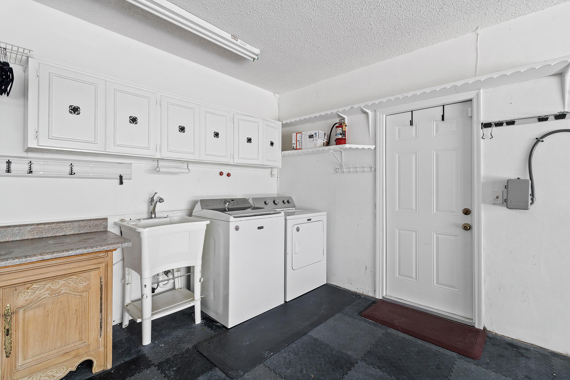 1320 Cypress Way Boca Raton, FL 33486 - Photo 35 of 45 Laundry