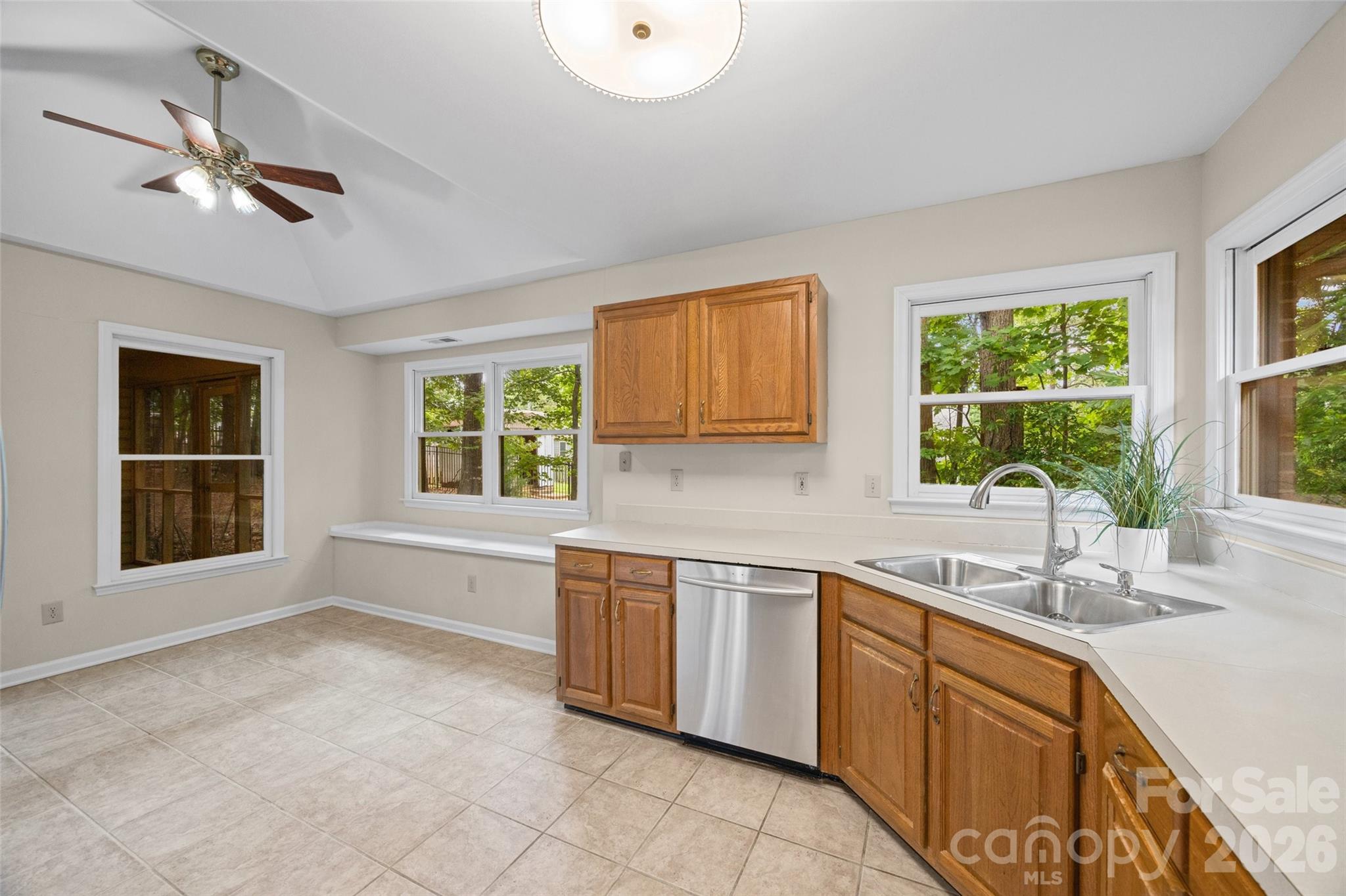 5053 Suwarrow Court Tega Cay, SC 29708 - Photo 9 of 32
