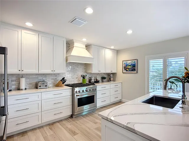 $2,485,000 | 620 North Point Drive, Holmes Beach, FL 34217