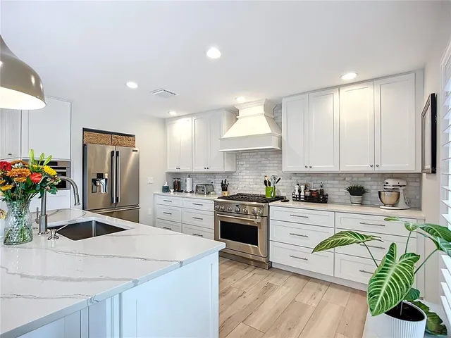 $2,485,000 | 620 North Point Drive, Holmes Beach, FL 34217