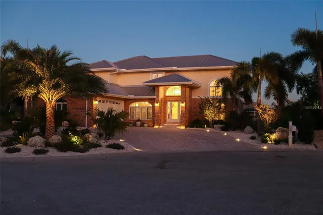 $2,485,000 | 620 North Point Drive, Holmes Beach, FL 34217