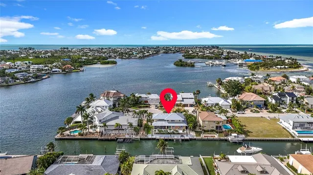 $2,485,000 | 620 North Point Drive, Holmes Beach, FL 34217