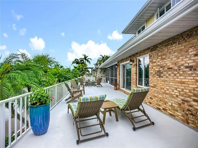 $2,485,000 | 620 North Point Drive, Holmes Beach, FL 34217