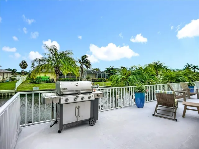 $2,485,000 | 620 North Point Drive, Holmes Beach, FL 34217