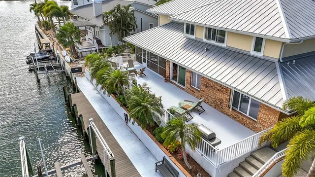 $2,485,000 | 620 North Point Drive, Holmes Beach, FL 34217