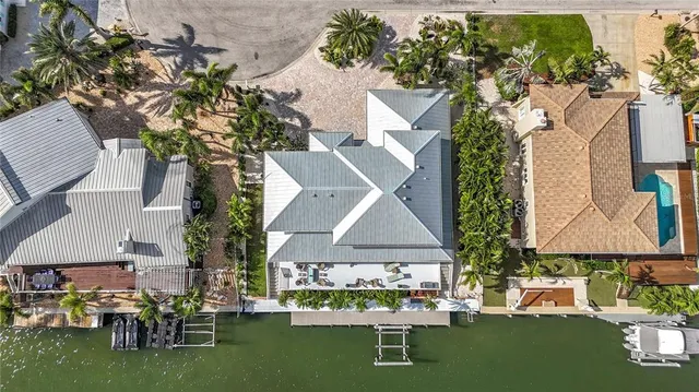 $2,485,000 | 620 North Point Drive, Holmes Beach, FL 34217
