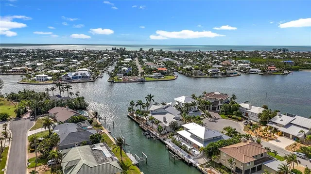 $2,485,000 | 620 North Point Drive, Holmes Beach, FL 34217