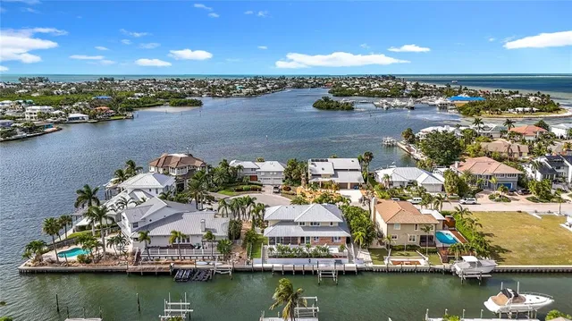 $2,485,000 | 620 North Point Drive, Holmes Beach, FL 34217