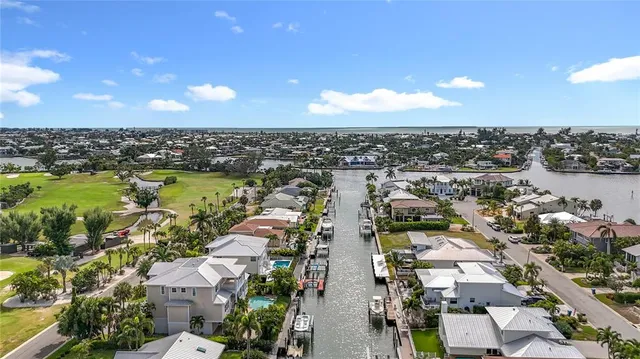 $2,485,000 | 620 North Point Drive, Holmes Beach, FL 34217