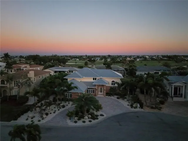 $2,485,000 | 620 North Point Drive, Holmes Beach, FL 34217