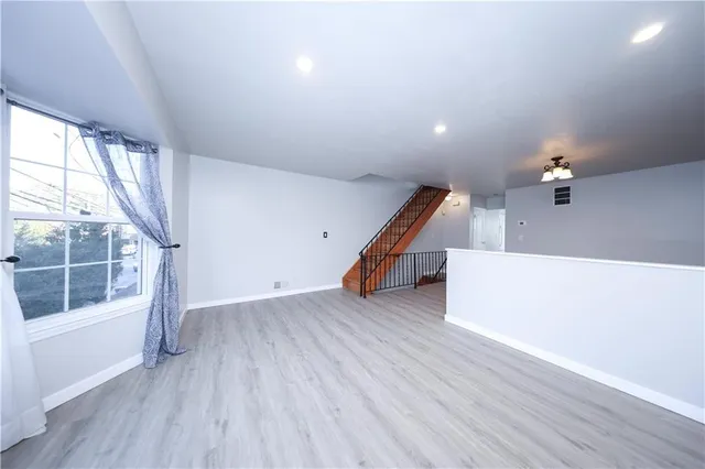 $699,900 | 22 Francine Lane | South New York