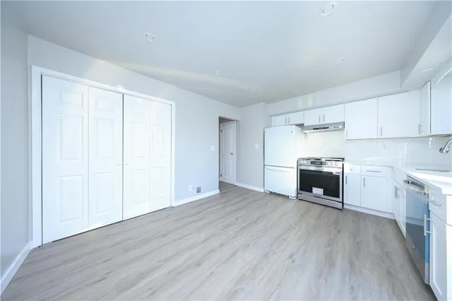 $699,900 | 22 Francine Lane | South New York