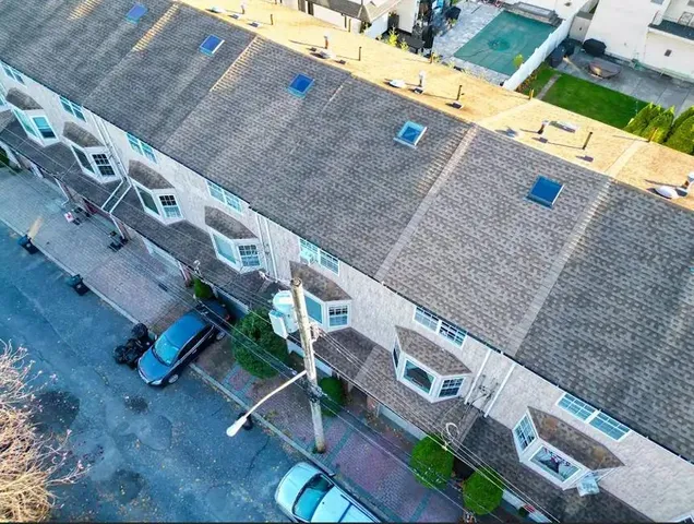 $699,900 | 22 Francine Lane | South New York