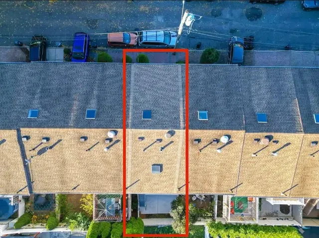 $699,900 | 22 Francine Lane | South New York