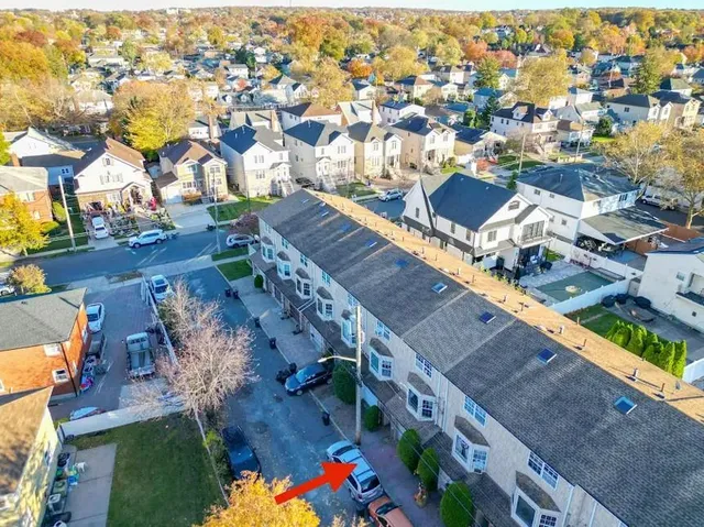 $699,900 | 22 Francine Lane | South New York