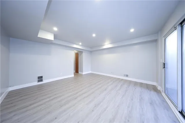 $699,900 | 22 Francine Lane | South New York