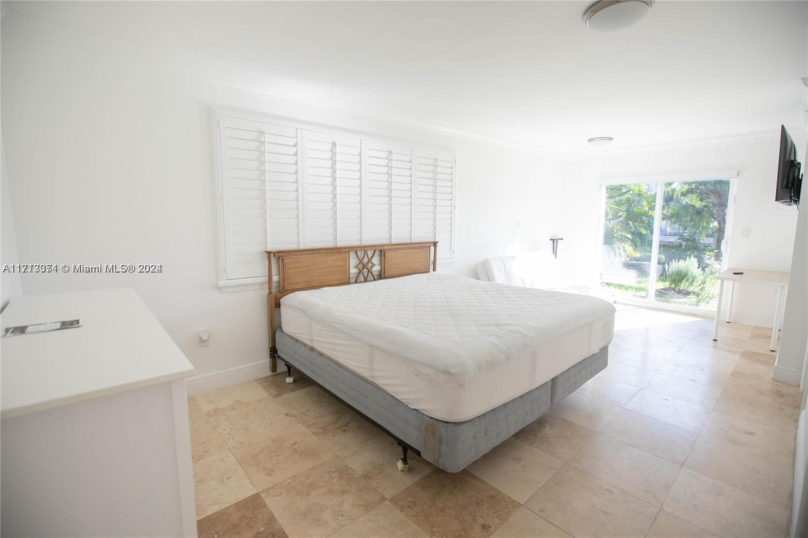1850 Northeast 118th Road North Miami, FL 33181 - Photo 14 of 22