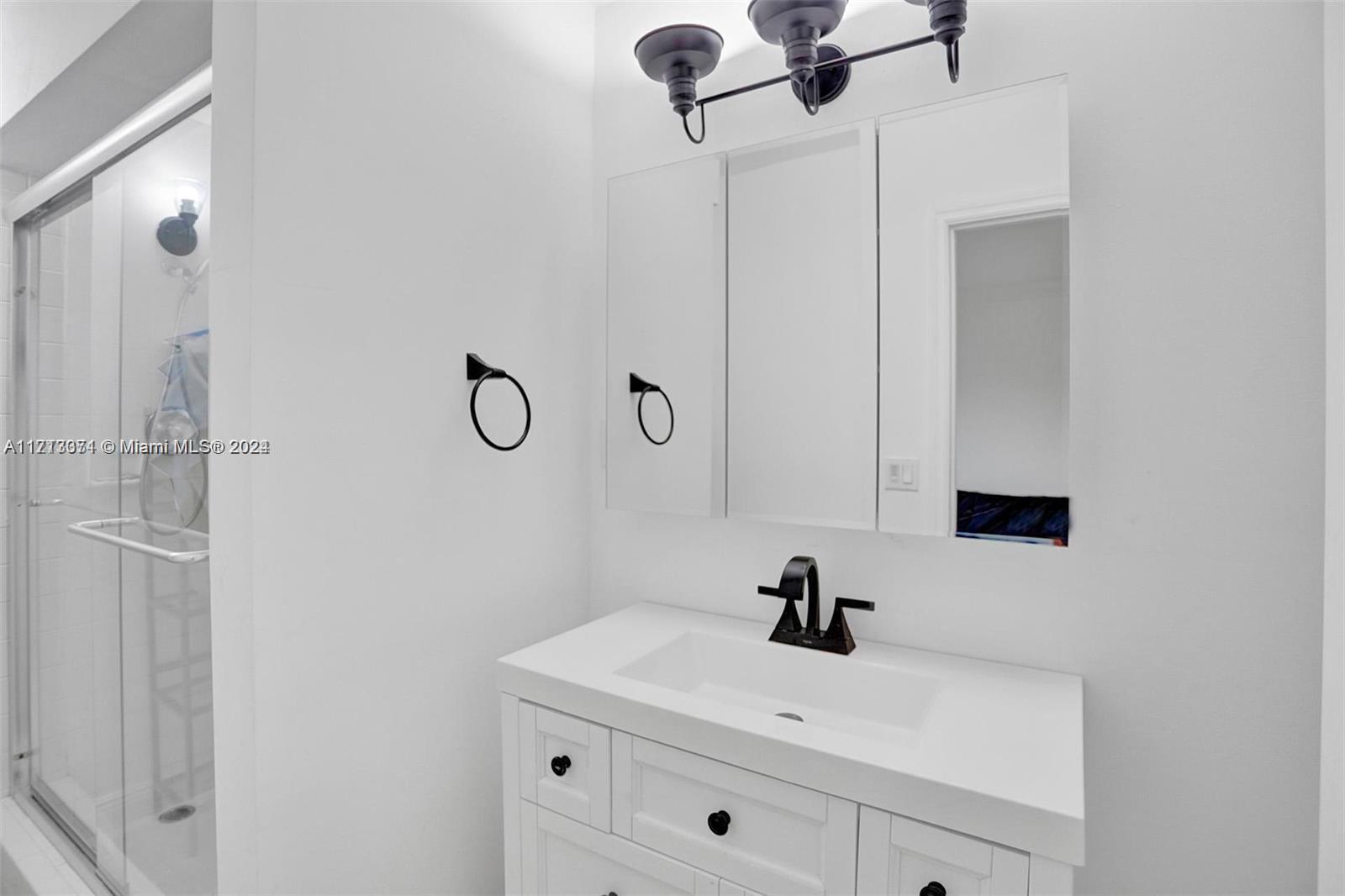 1850 Northeast 118th Road North Miami, FL 33181 - Photo 16 of 22